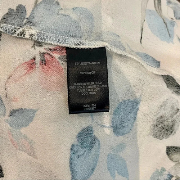 Sanctuary Havana Floral off the shoulder dress. Size S - Picture 4 of 4